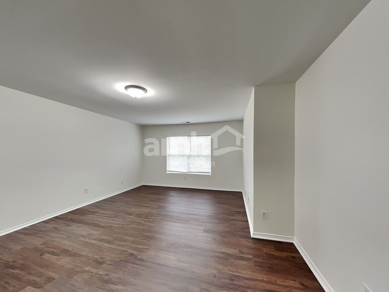 Building Photo - 3837 Larkhaven Village Dr