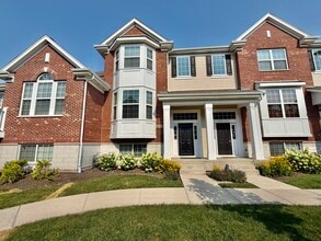 Building Photo - 2953 Madison Dr
