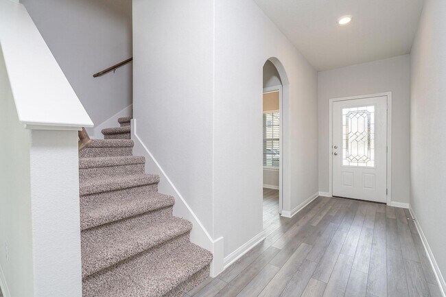 Building Photo - 225 Star Spangled Dr