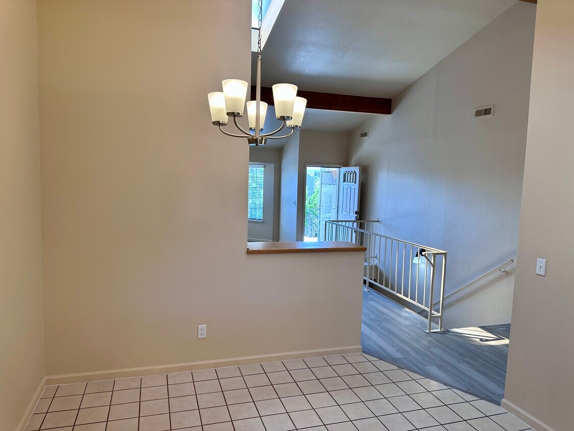 Building Photo - 11456 N Fairway Dr