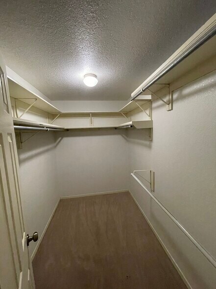 Walk in closet - 5420 W Hill Rd