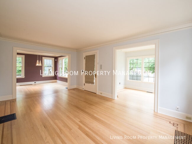 Building Photo - 1417 NE Stanton St