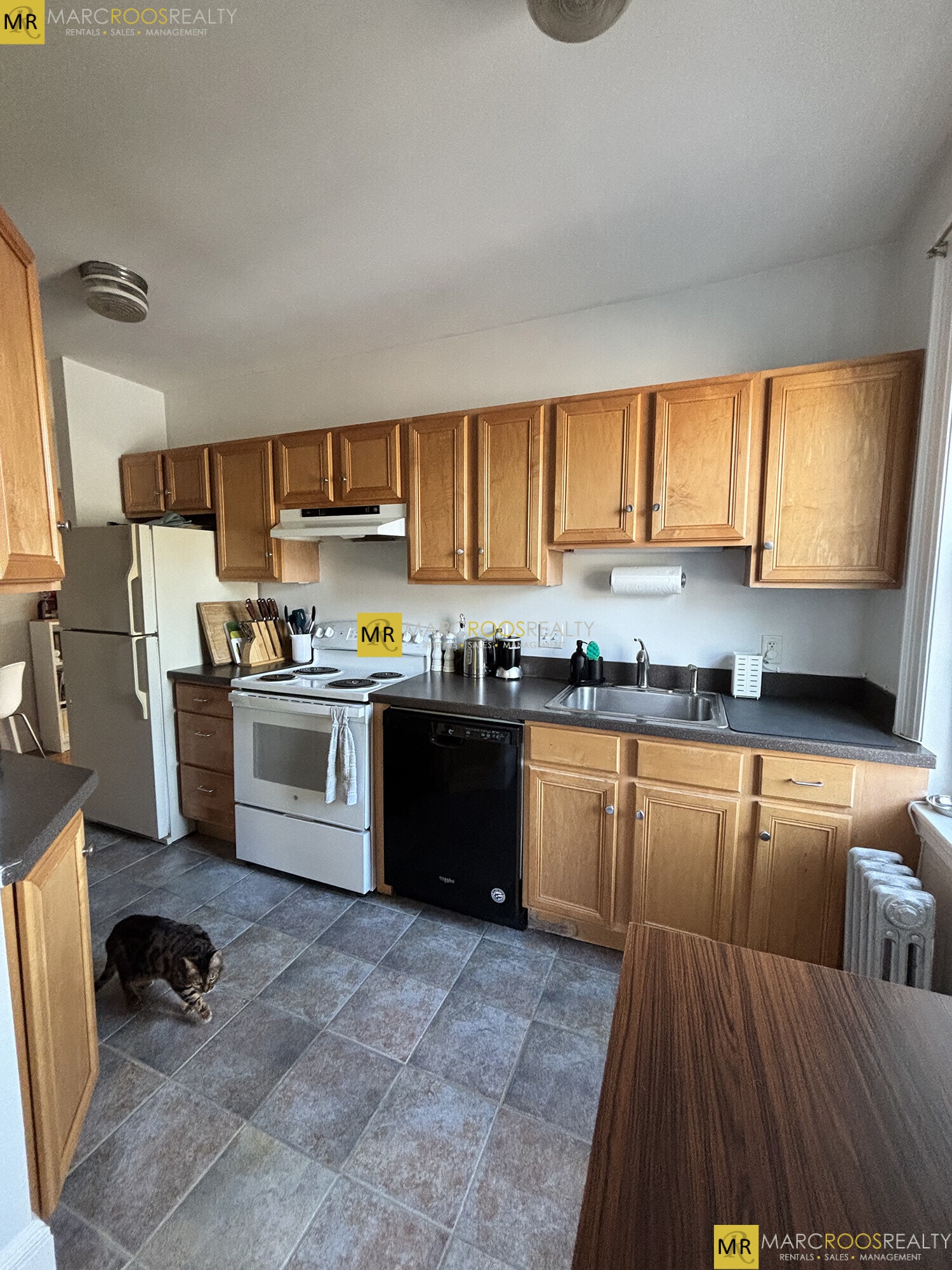 Building Photo - 52 Strathmore Rd