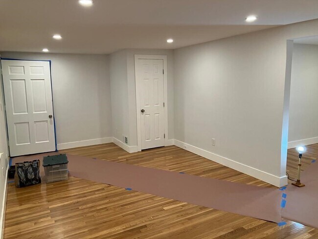 Building Photo - 36 Hillcrest Cir