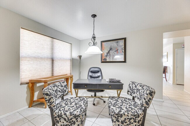 Building Photo - 1836 N Parkside Ln