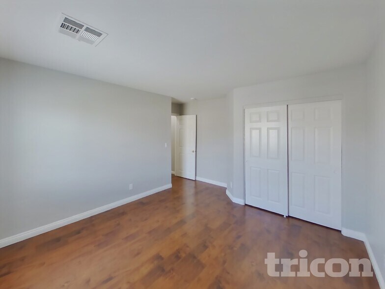 Building Photo - 717 Horse Stable Ave