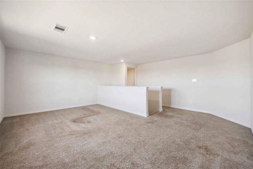 Building Photo - 425 Elaine Vly Dr