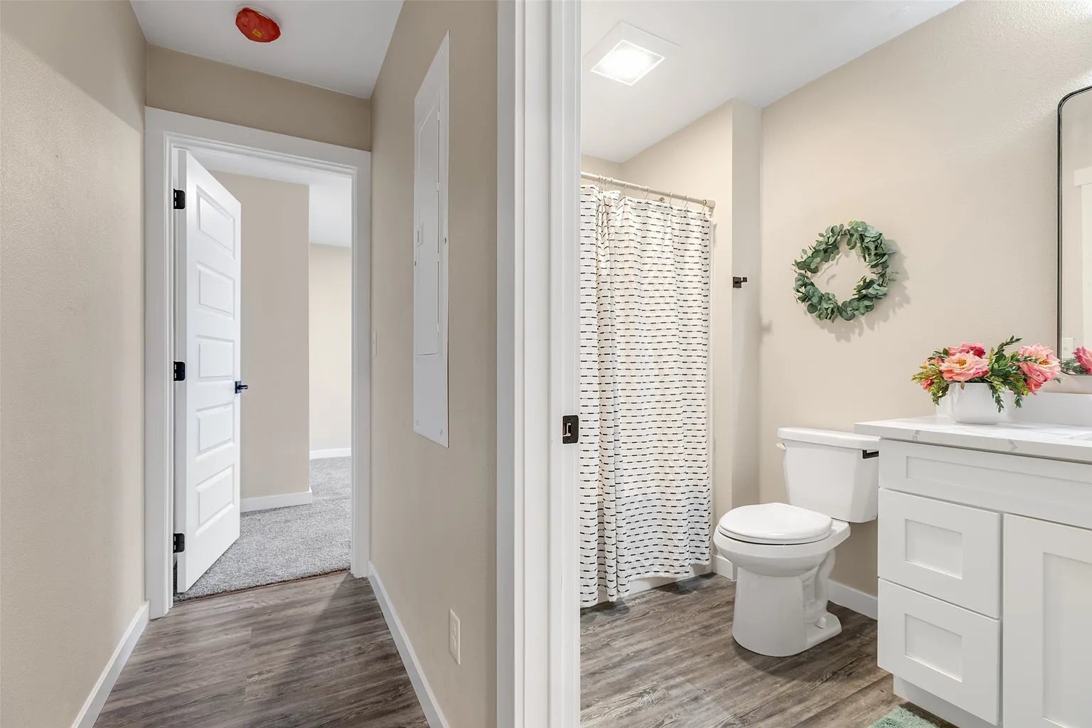 Building Photo - 2506-2508 Castle Pines Dr
