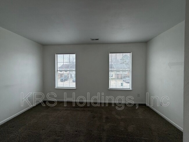 Building Photo - 30 Terri Sue Ct