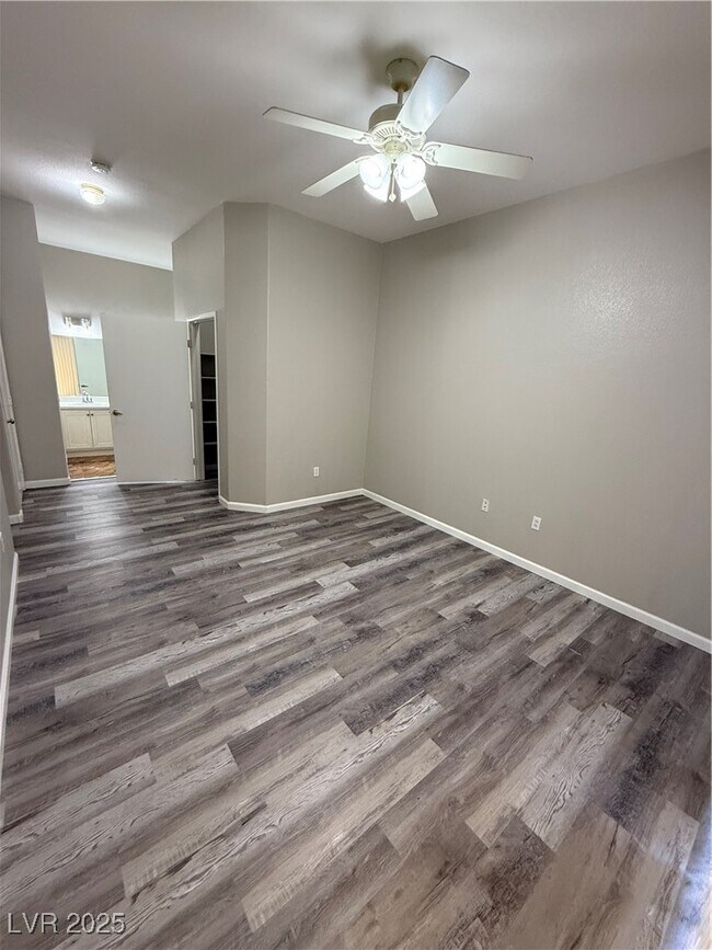 Building Photo - 10245 S Maryland Pkwy