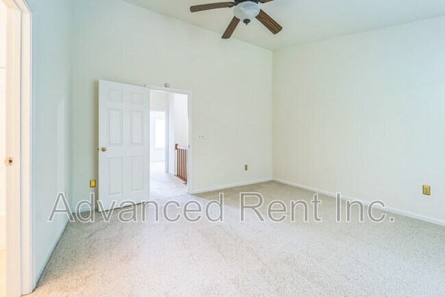 Building Photo - 8942 Quail Run Dr