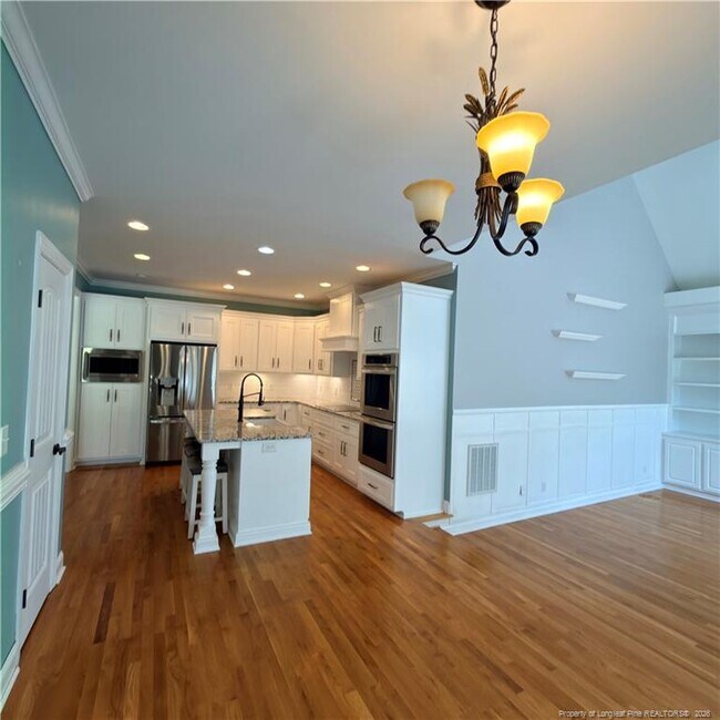 Building Photo - 3686 Linden Rd