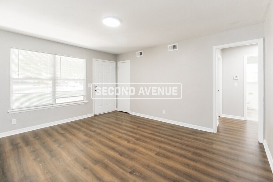 Building Photo - 320 NW 84th St