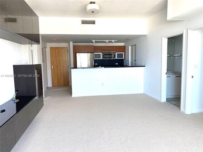 Building Photo - 253 NE 2nd St