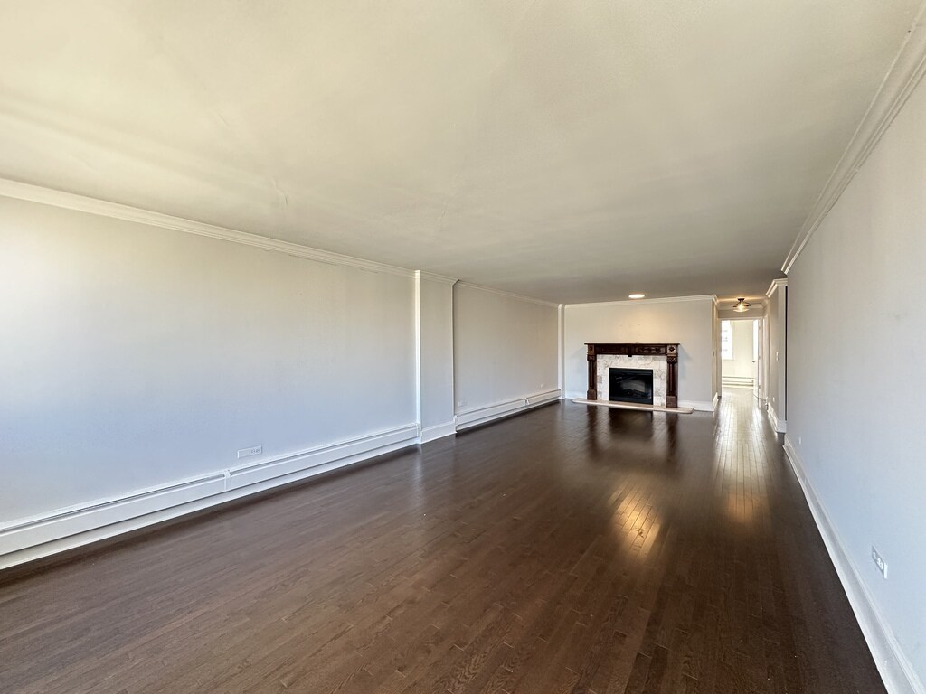 Building Photo - 1349 N Dearborn St