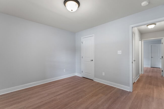 Building Photo - 323 Harbor Glen Dr SW