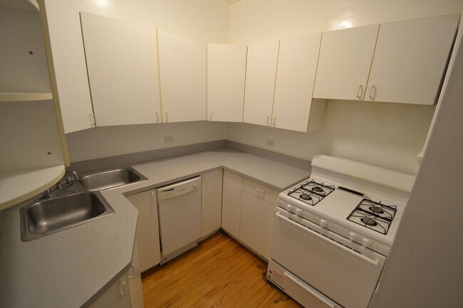 Building Photo - 4408 N Rockwell St