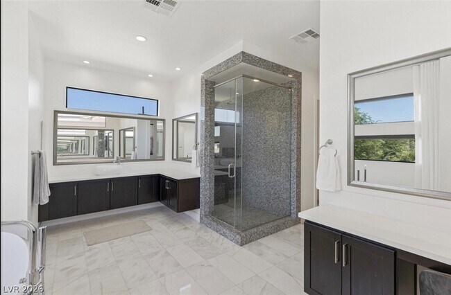 Building Photo - 47 Pristine Glen St