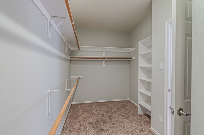 Building Photo - 17818 Serene Shore Dr