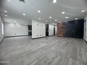 Building Photo - 8495 Woodbury Pike