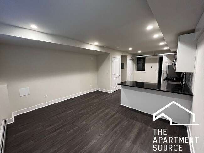 Building Photo - 720 W Grace St