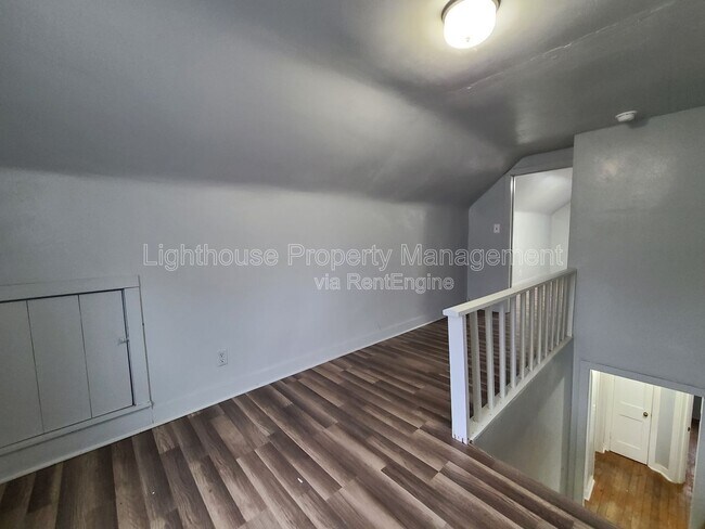 Building Photo - 1387 Hurd Ave