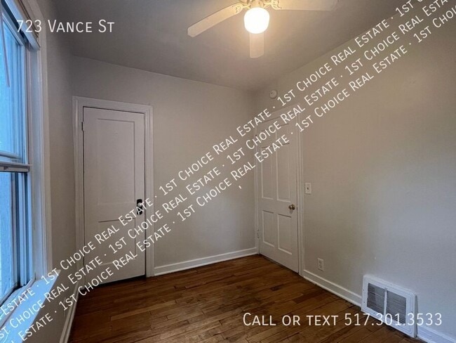 Building Photo - 723 Vance St