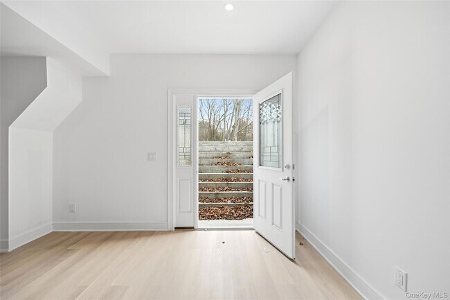 Building Photo - 67 Paulding Ln