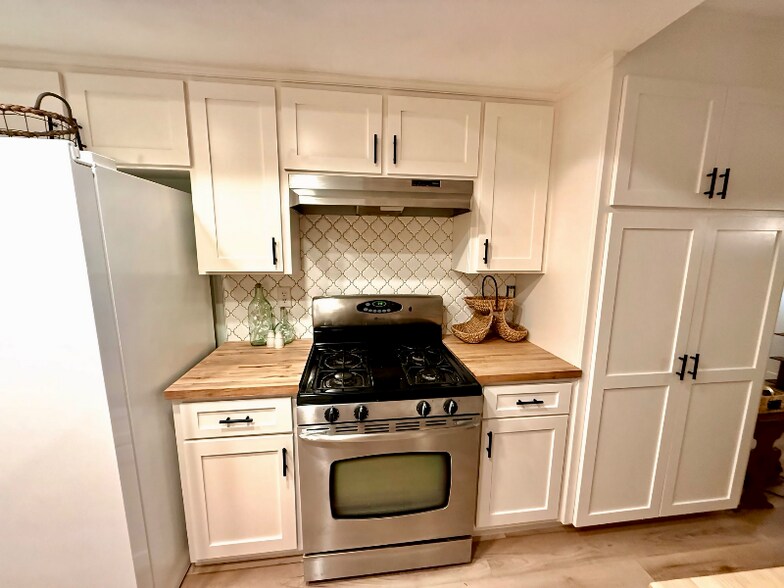 Building Photo - 942 Ruby Dr