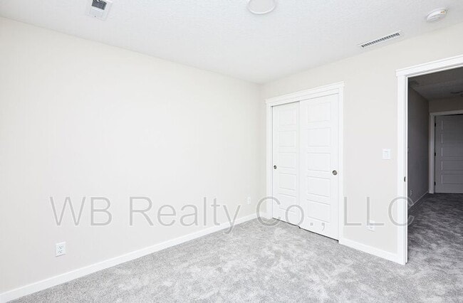 Building Photo - 1214 NW Yorktown Dr