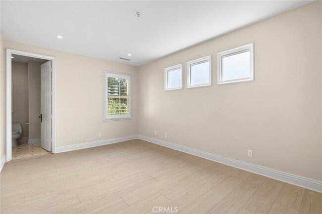 Building Photo - 1 Stone Pine Dr