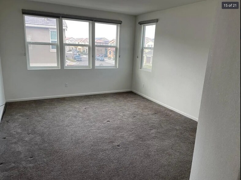 Building Photo - 4209 Perennial Pl