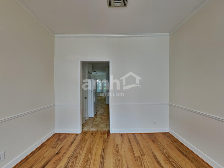 Building Photo - 7012 Poplar Creek Trce