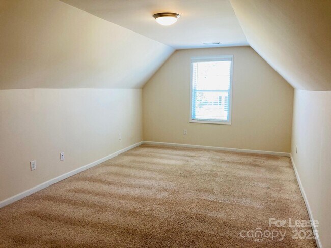 Building Photo - 4534 Dover Ct