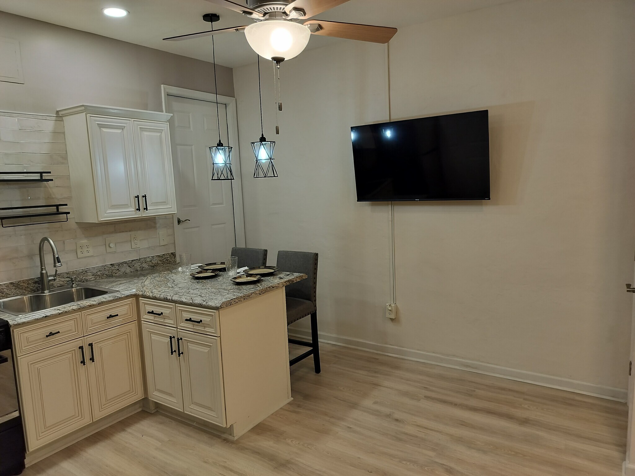 Kitchen-Right Side - 531 Hillcrest Cross Rd