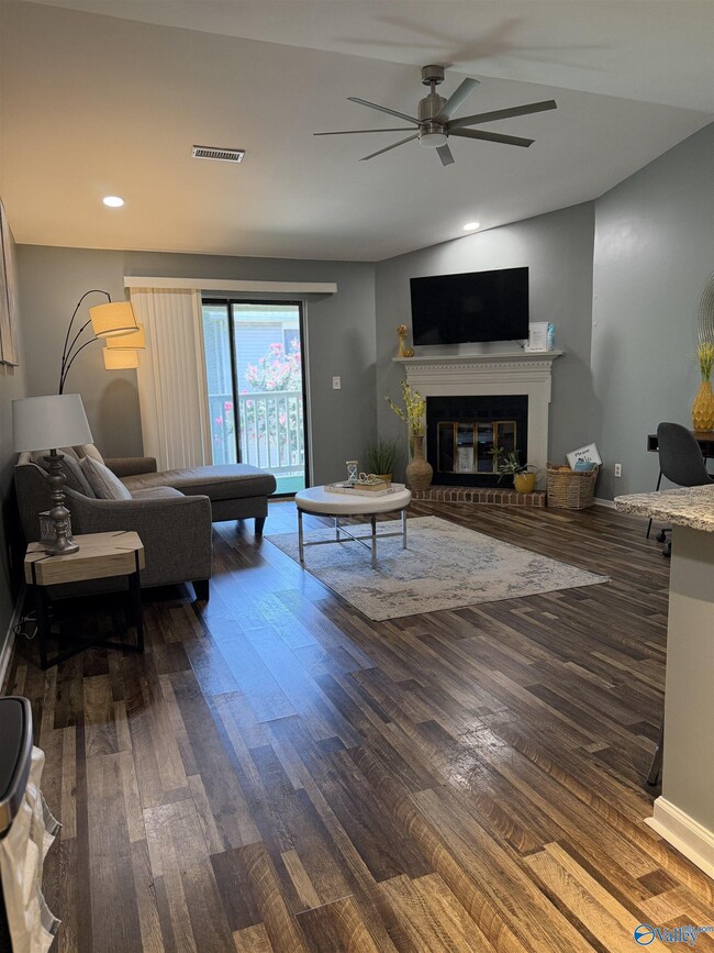 Building Photo - 6622 Willow Pointe Dr NW