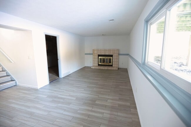 Building Photo - 2115 Brook Trails Ct SE