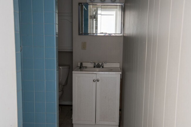 Building Photo - 1105 N 2nd St