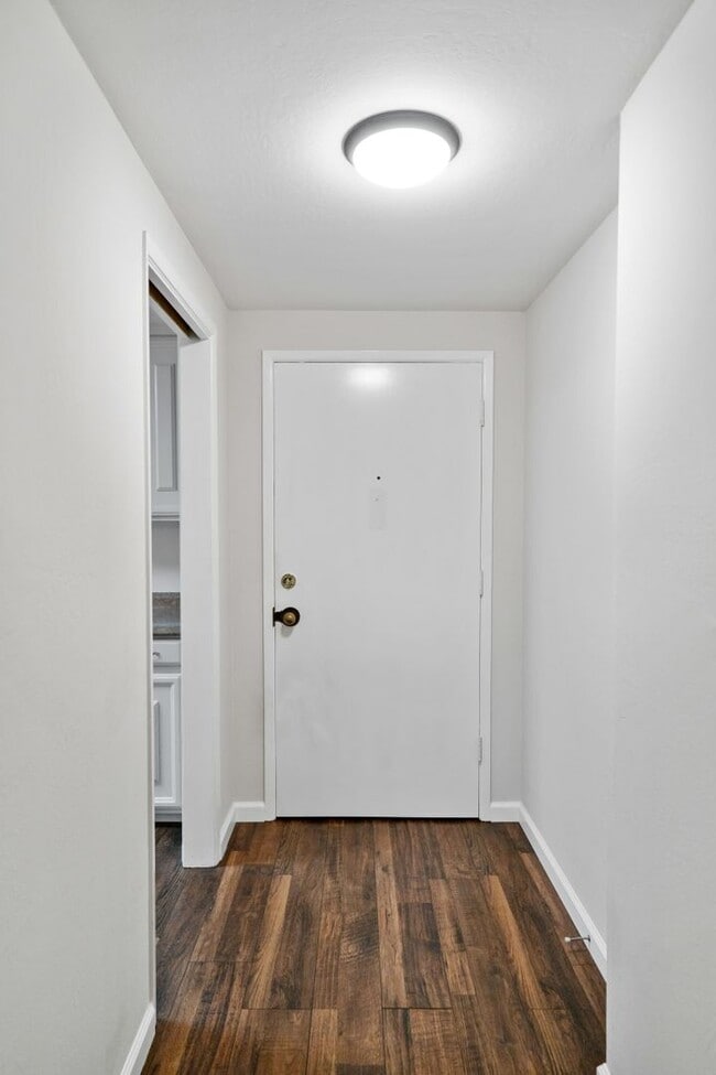 Building Photo - Prime San Mateo Living | 1 BR - 1 BA - Condo