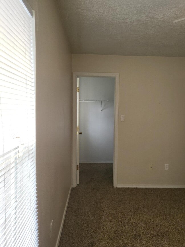 Building Photo - 9367 Vista Clara Loop NW