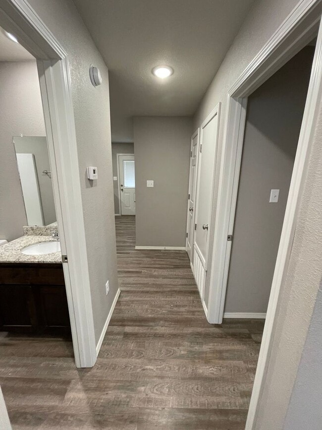 Building Photo - 2009#A Knoxville-