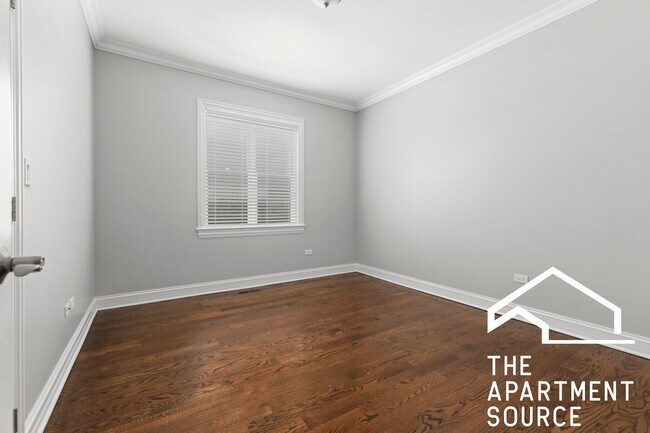 Building Photo - 1324 W Grand Ave