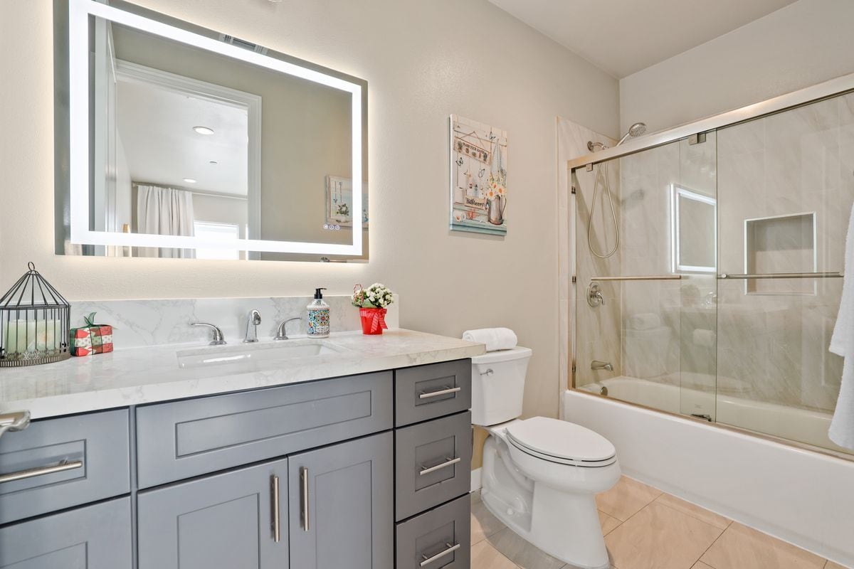 Building Photo - 14881 Newland St