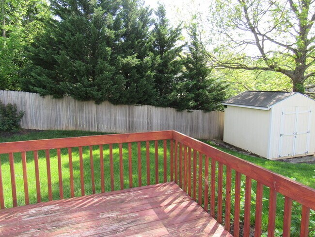 Building Photo - 3-Bedroom Cedar Bluff home available November 2024