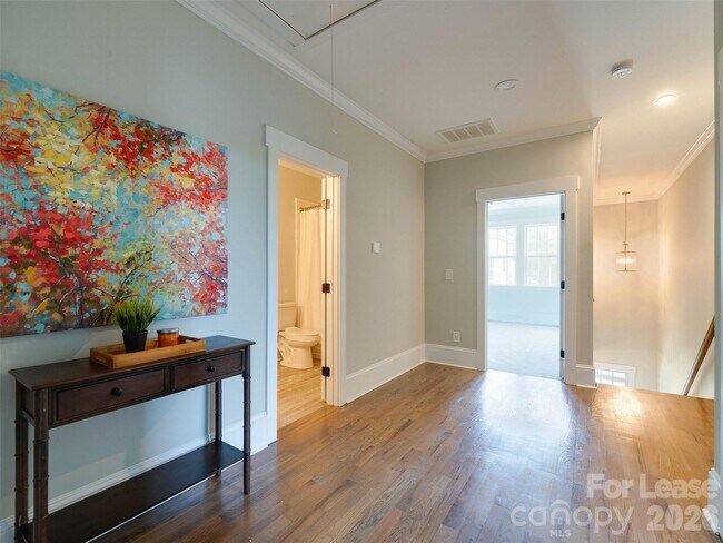 Building Photo - 326 State St