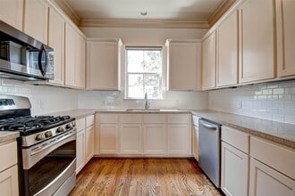 Building Photo - 4031 Bellefontaine