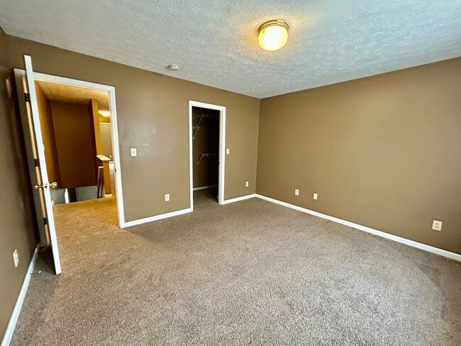 Building Photo - 221 Simba Way