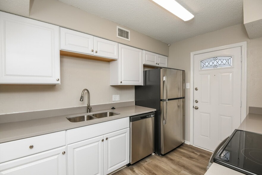 Building Photo - 132 Callender Dr