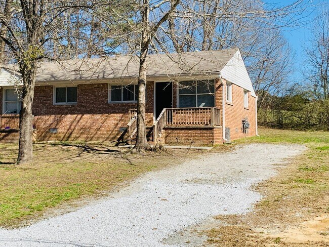 Building Photo - 6102 E Fayetteville Dr