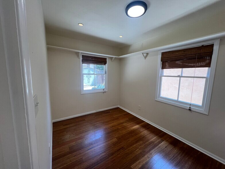 Building Photo - 2019 Cypress Ave